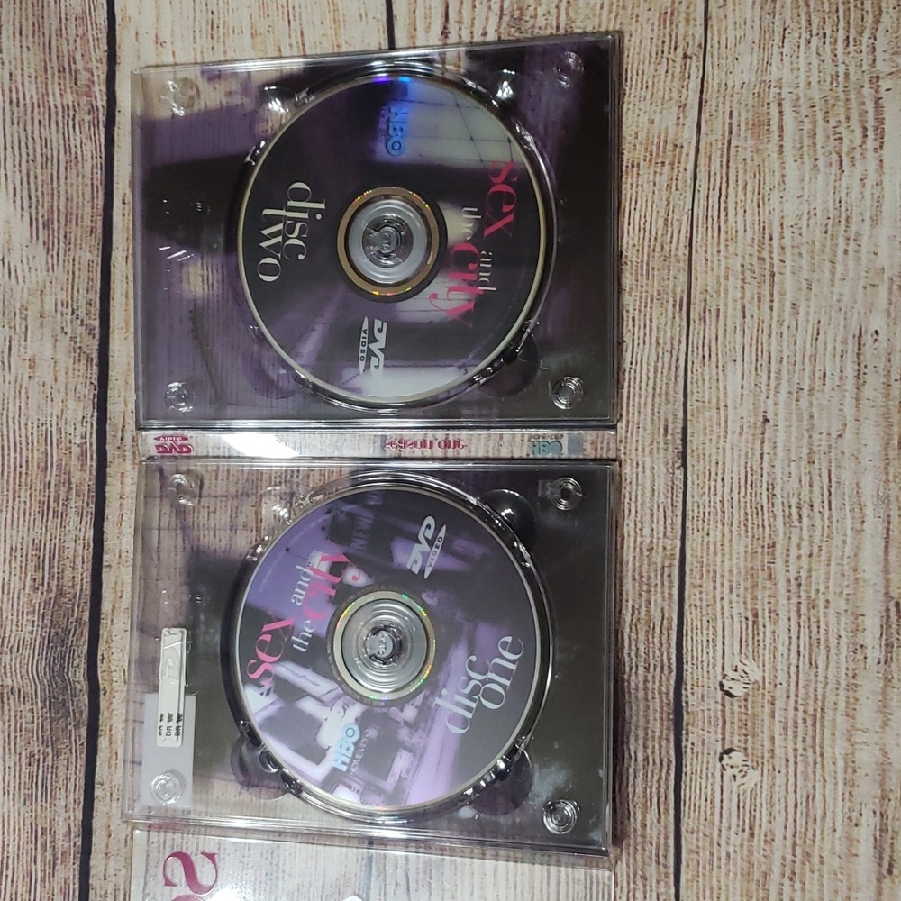 Multiple DVD's - Picture 4 of 9